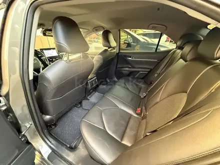 Toyota Camry 2023 года за 16 000 000 тг. в Актобе – фото 9