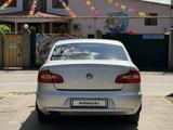 Skoda Superb 2012 года за 2 500 000 тг. в Алматы – фото 4