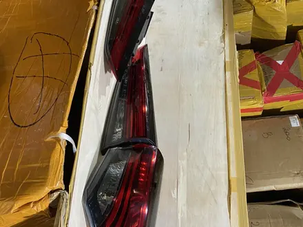 Фонари задние на Toyota Highlander за 2 000 тг. в Алматы – фото 2