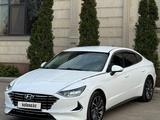 Hyundai Sonata 2023 года за 11 300 000 тг. в Алматы – фото 2