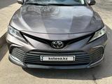 Toyota Camry 2022 года за 13 500 000 тг. в Алматы