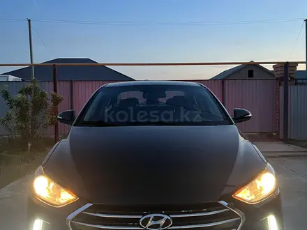 Hyundai Elantra 2017 года за 5 300 000 тг. в Атырау