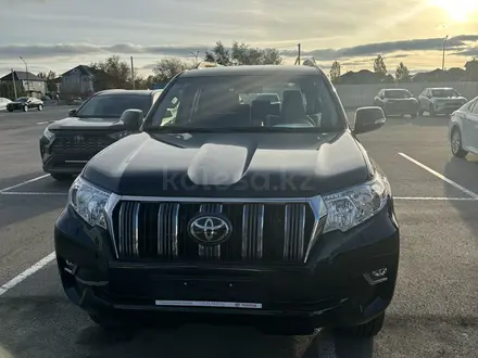 Toyota Land Cruiser Prado 2023 года за 27 200 000 тг. в Актобе – фото 4