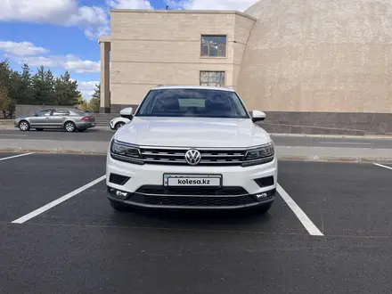 Volkswagen Tiguan 2017 года за 9 900 000 тг. в Астана – фото 2