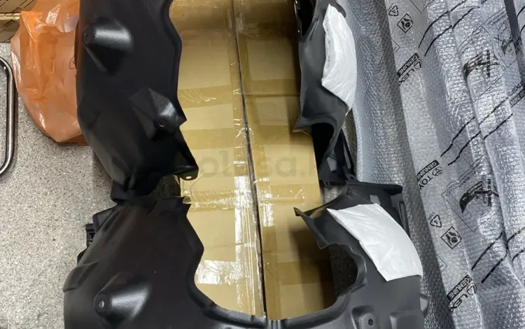 53805-33090 53806-33110 передние подкрылки CAMRY 80 за 50 000 тг. в Алматы