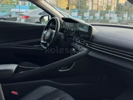 Hyundai Elantra 2024 года за 8 090 000 тг. в Алматы – фото 14