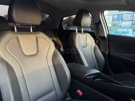 Hyundai Elantra 2024 года за 8 090 000 тг. в Алматы – фото 28
