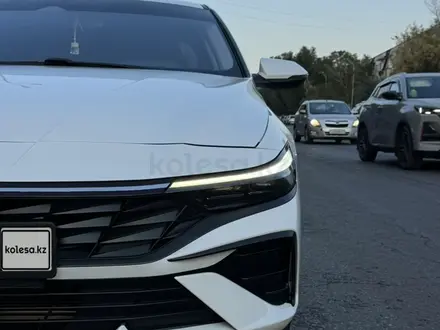 Hyundai Elantra 2024 года за 8 090 000 тг. в Алматы – фото 3
