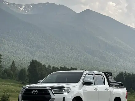Toyota Hilux 2021 года за 17 200 000 тг. в Актау