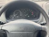 Mitsubishi Carisma 1996 года за 1 250 000 тг. в Семей – фото 3