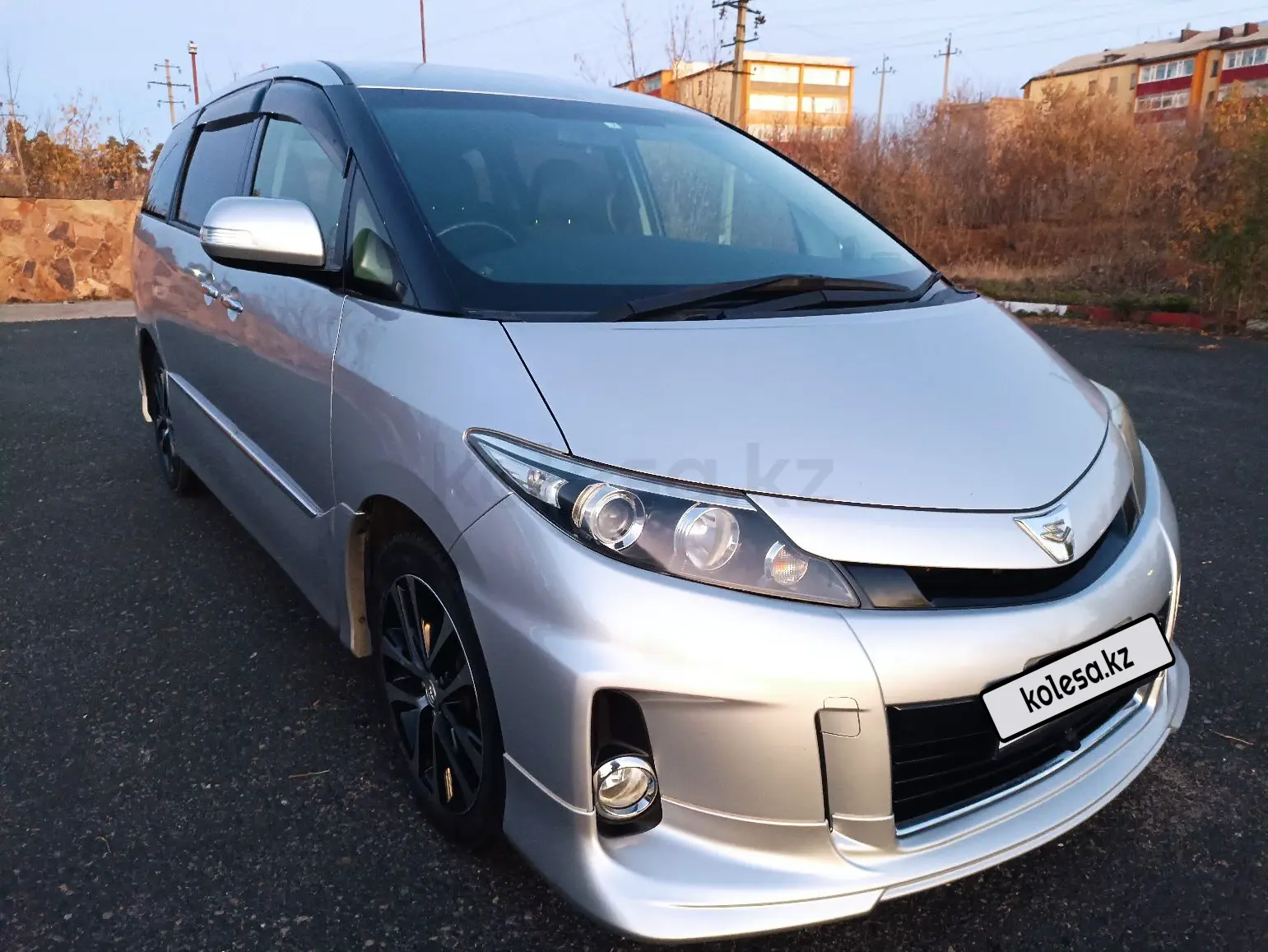 Toyota Estima, 2013