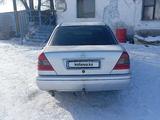 Mercedes-Benz C 200 1999 года за 700 000 тг. в Жезказган – фото 2