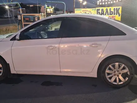 Chevrolet Cruze 2014 года за 4 000 000 тг. в Тараз – фото 2