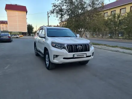 Toyota Land Cruiser Prado 2018 года за 22 600 000 тг. в Атырау