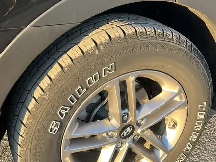 Hyundai Santa Fe 2017 года за 7 000 000 тг. в Актобе – фото 9