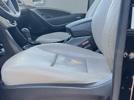 Hyundai Santa Fe 2017 года за 7 000 000 тг. в Актобе – фото 18