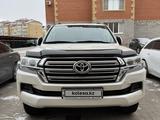 Toyota Land Cruiser 2020 года за 33 500 000 тг. в Актобе – фото 2