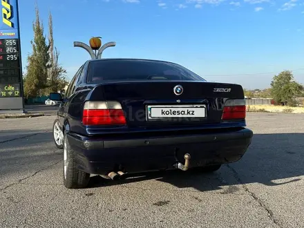 BMW 320 1997 года за 2 000 000 тг. в Алматы – фото 3