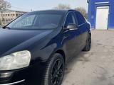 Volkswagen Jetta 2005 годаүшін2 300 000 тг. в Алматы – фото 2
