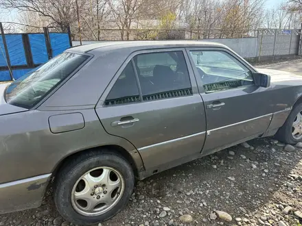 Mercedes-Benz E 230 1987 года за 600 000 тг. в Сарыкемер – фото 8