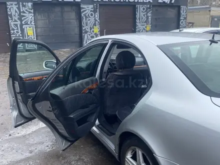 Mercedes-Benz E 320 2002 года за 6 000 000 тг. в Астана – фото 2