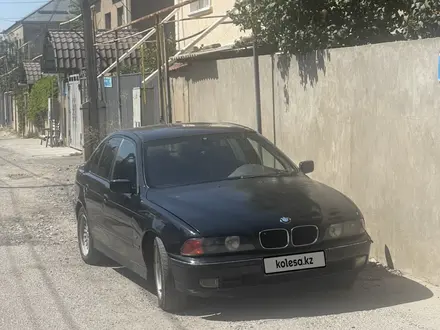 BMW 523 1998 года за 1 400 000 тг. в Шымкент – фото 2