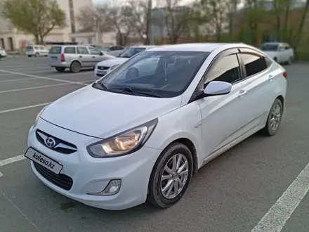 Hyundai Solaris 2013 года за 3 400 000 тг. в Атырау