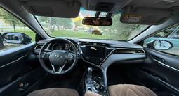 Toyota Camry 2022 годаүшін13 000 000 тг. в Уральск – фото 3