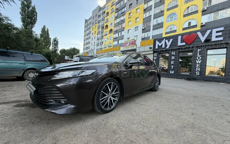 Toyota Camry 2022 года за 13 000 000 тг. в Уральск
