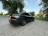 Toyota Camry 2022 годаүшін13 000 000 тг. в Уральск – фото 2