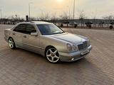 Mercedes-Benz E 55 AMG 1997 годаүшін6 900 000 тг. в Актау – фото 3