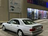 Mercedes-Benz E 240 1997 года за 3 600 000 тг. в Алматы – фото 2