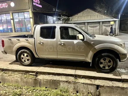 Nissan Navara 2010 года за 5 500 000 тг. в Алматы – фото 2