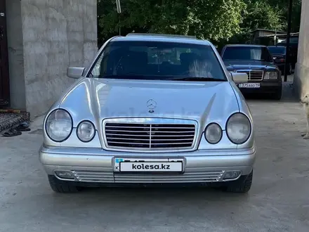 Mercedes-Benz E 230 1996 года за 2 300 000 тг. в Жаркент