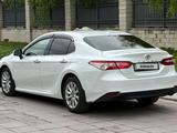Toyota Camry 2019 года за 12 350 000 тг. в Астана – фото 3