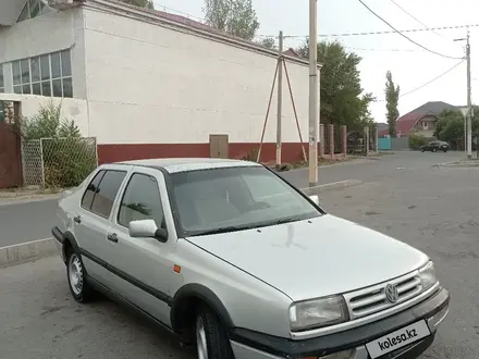 Volkswagen Vento 1993 года за 1 150 000 тг. в Тараз – фото 3