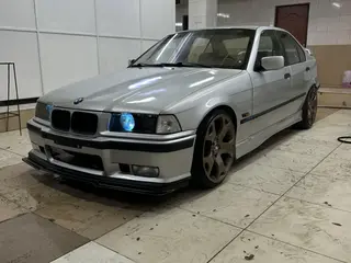 BMW 325