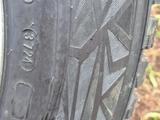 Шины с дисками 215/60 R16 Camry 40-45 за 300 000 тг. в Аксай – фото 3