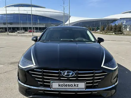 Hyundai Sonata 2020 года за 12 606 219 тг. в Алматы – фото 2