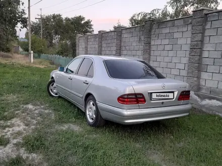 Mercedes-Benz E 320 1996 года за 3 500 000 тг. в Талдыкорган – фото 7