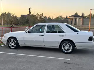 Mercedes-Benz E 320