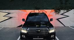 Toyota Land Cruiser 2018 года за 36 700 000 тг. в Алматы