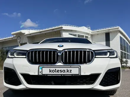 BMW 530 2022 года за 29 000 000 тг. в Астана – фото 3