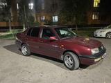 Volkswagen Vento 1993 годаfor1 200 000 тг. в Тараз