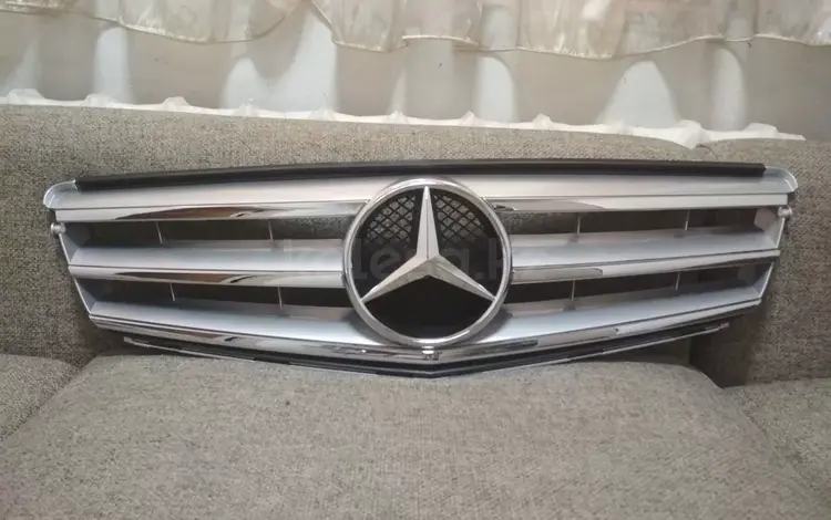 Решотка радиатора Mercedes Benz W204 C class за 50 000 тг. в Алматы