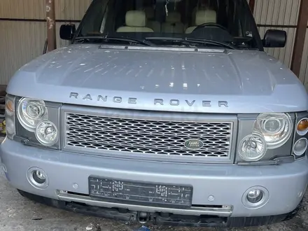 Бампер на range rover за 140 000 тг. в Алматы – фото 2