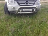 Mercedes-Benz ML 500 2002 года за 7 000 000 тг. в Шымкент – фото 4