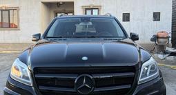 Mercedes-Benz GL 500 2015 года за 19 000 000 тг. в Атырау