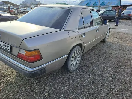 Mercedes-Benz E 230 1990 года за 950 000 тг. в Алматы – фото 3