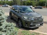 Toyota Highlander 2018 года за 14 000 000 тг. в Уральск